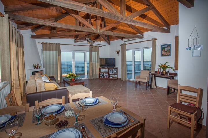 Villa Gerrito-Where the Aegean blue speaks to you. gallery image 3