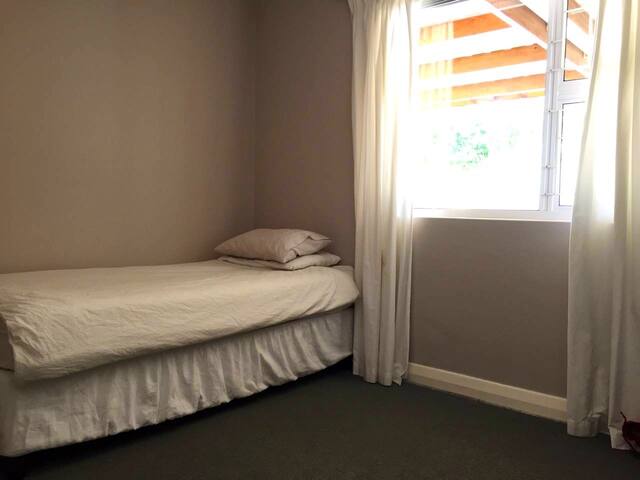 De Bron Family Home gallery image 5