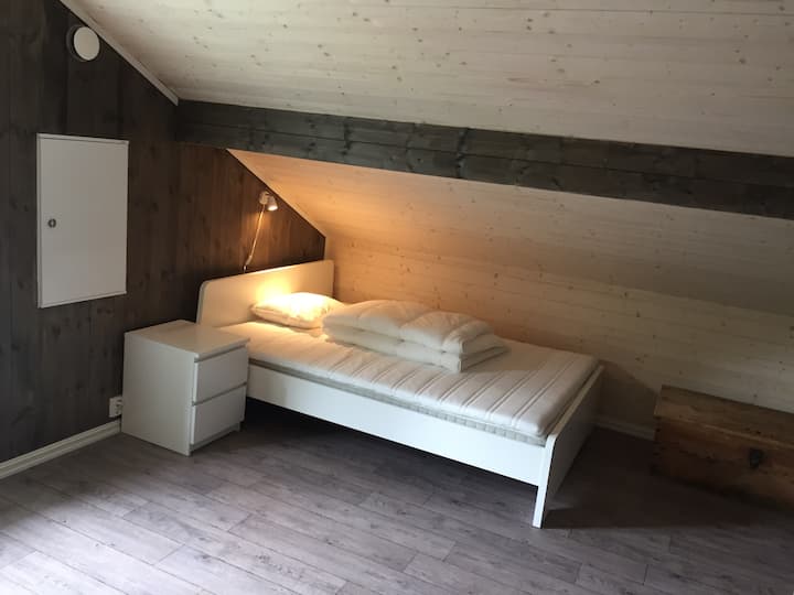 Krevati 6. Kati i dytë.