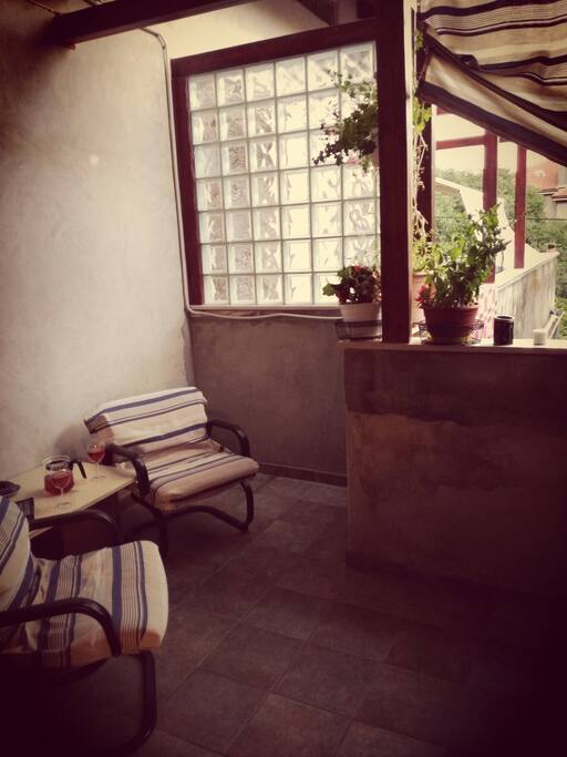 balcony