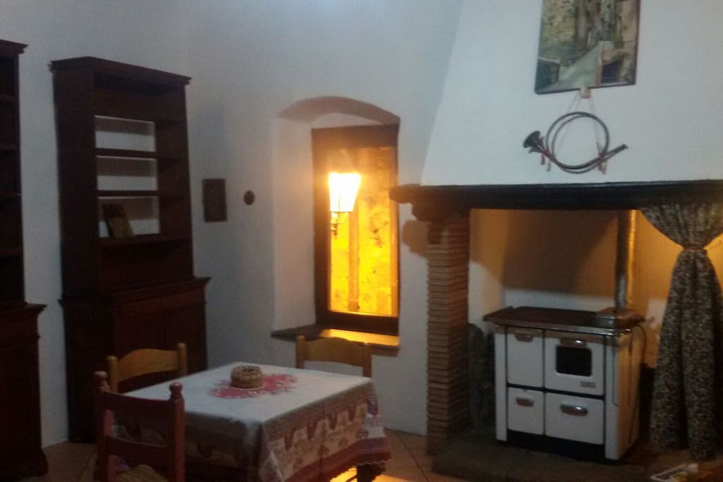 stanza principale zona soggiorno
