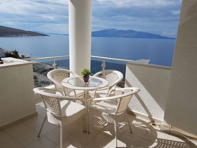 Saranda, White Residence