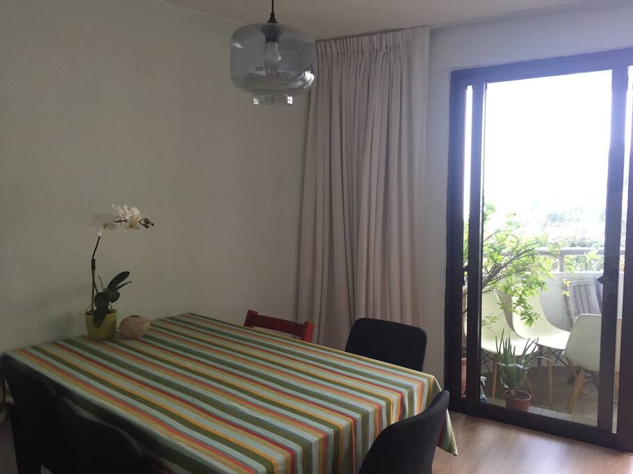 Dining table seats 6