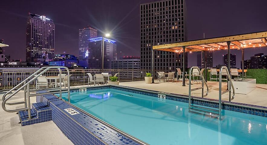 NOLA 2BR Marquee brand new Theatre District dwtn gallery image 4