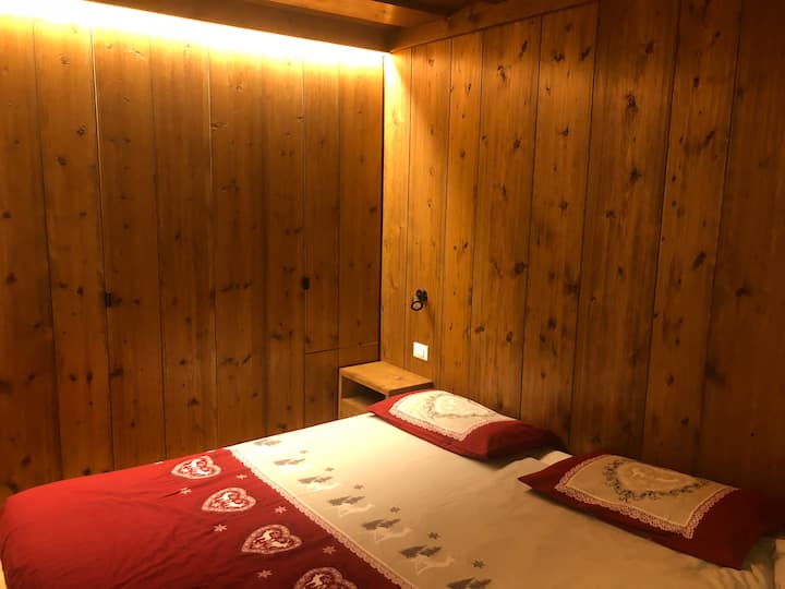 เตียงคิงไซส์ห้องนอนใหญ่