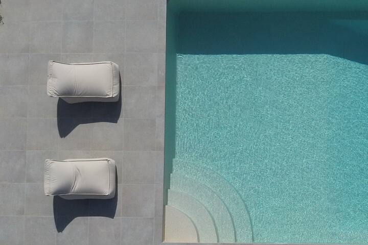 Seaside Naxos : 4BDR Villa Aphrodite @ Plaka Beach gallery image 2