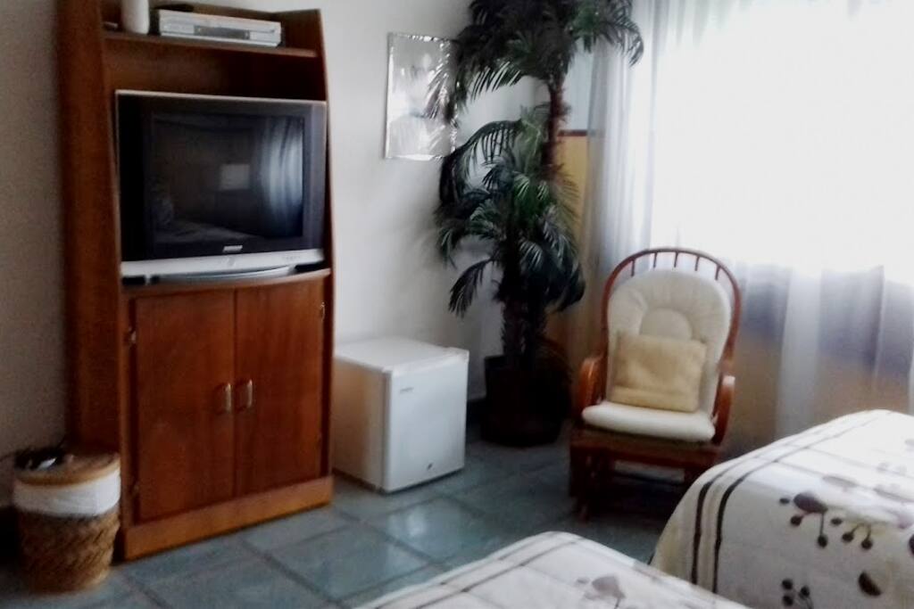 DORMITORIO CON MINI BAR