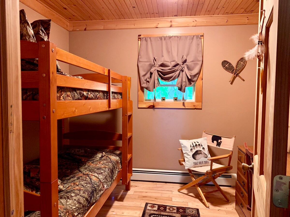 Двуетажна стая