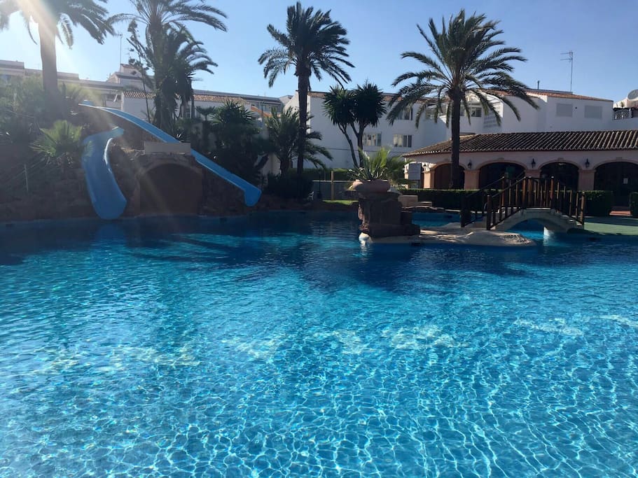Piscina de la urbanización