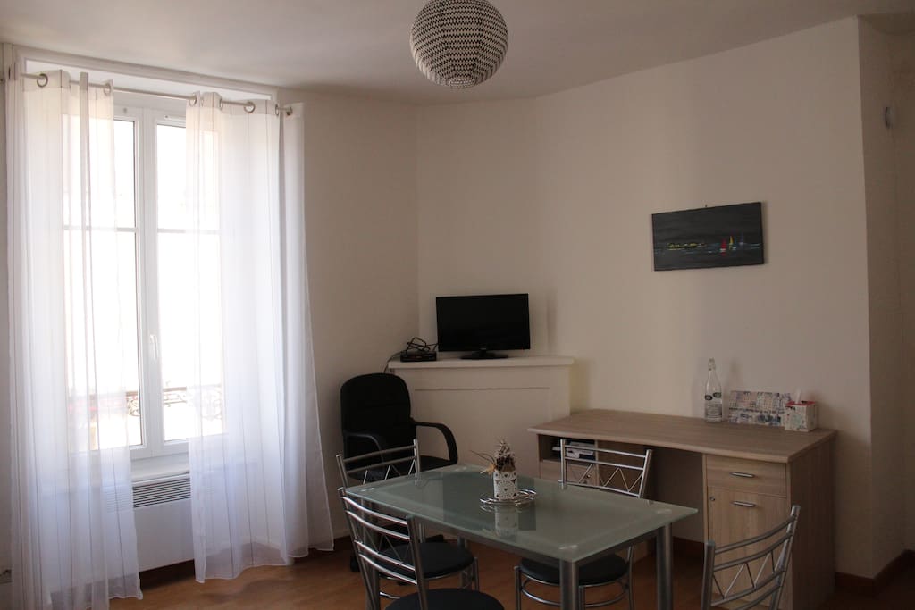 Salon ( Living room)