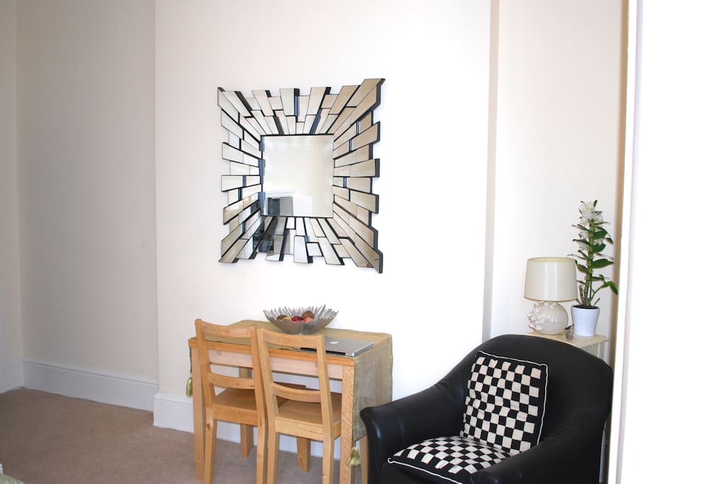 Living/dining area