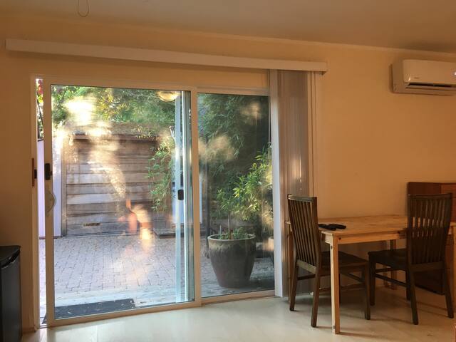 Spacious cottage in downtown Mountain View