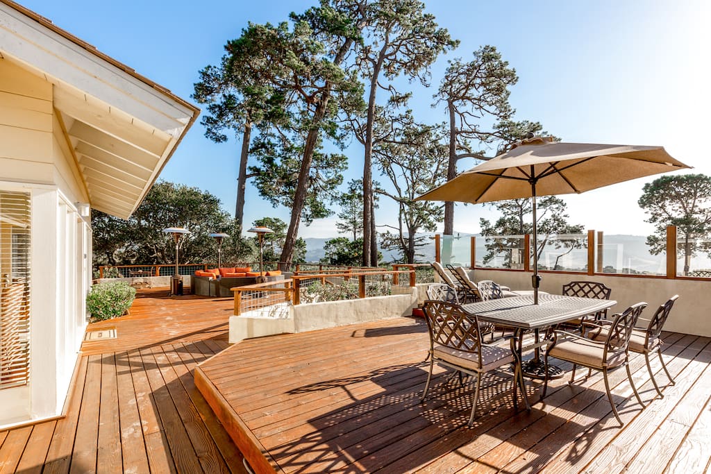 Enjoy alfresco dining in this picture-perfect spot.