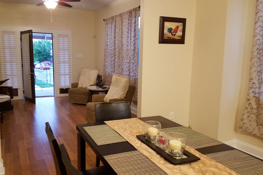 Cozy Dining/Living Room