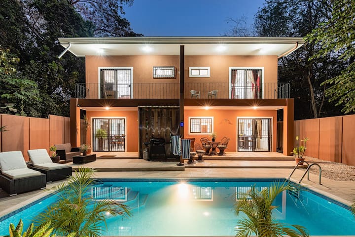 Playa Potrero, Walk to Beach Home w/Pool, 2BR/2.5B