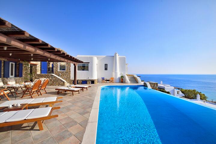 Mykonian Dianthus Two-Bedroom Villa gallery image 3