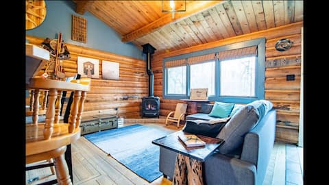 A real log cabin on the lake!