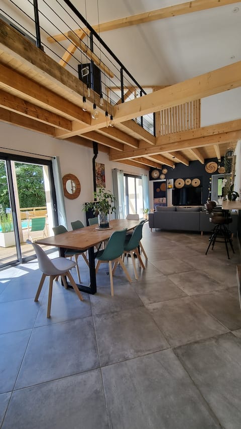 Beautiful modern villa with heated pool