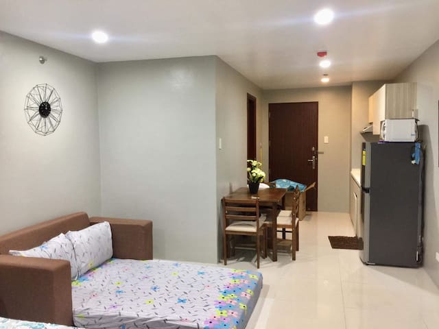 Condo unit in Megatower, Near SM, Session& Burnham