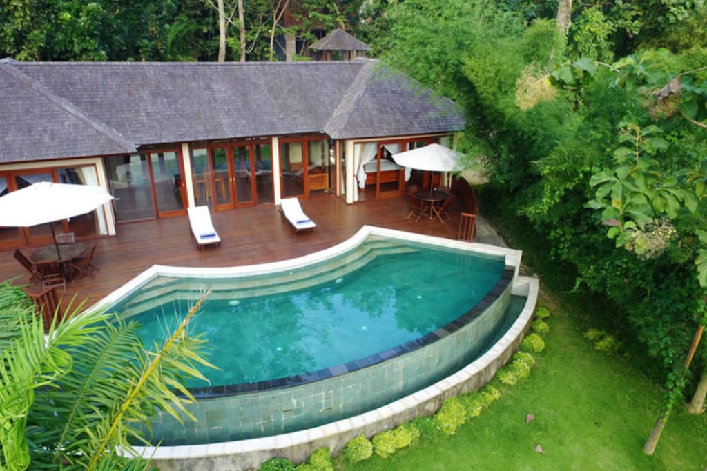 Amazing pool in the villa