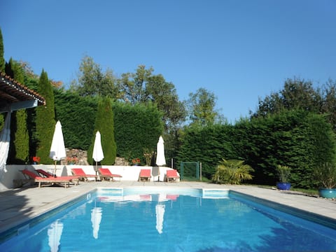 Beautiful Barn Conversion with private heated pool