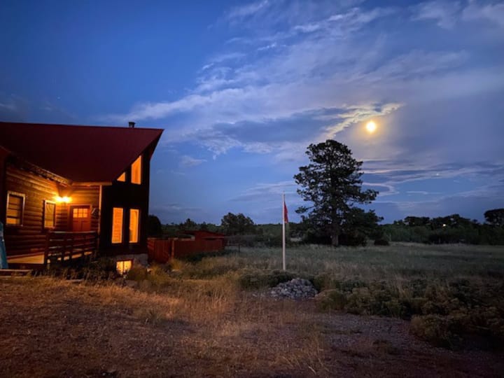 Double J Cabin! Hot Tub, Star Gazes! Houses for Rent in Hesperus
