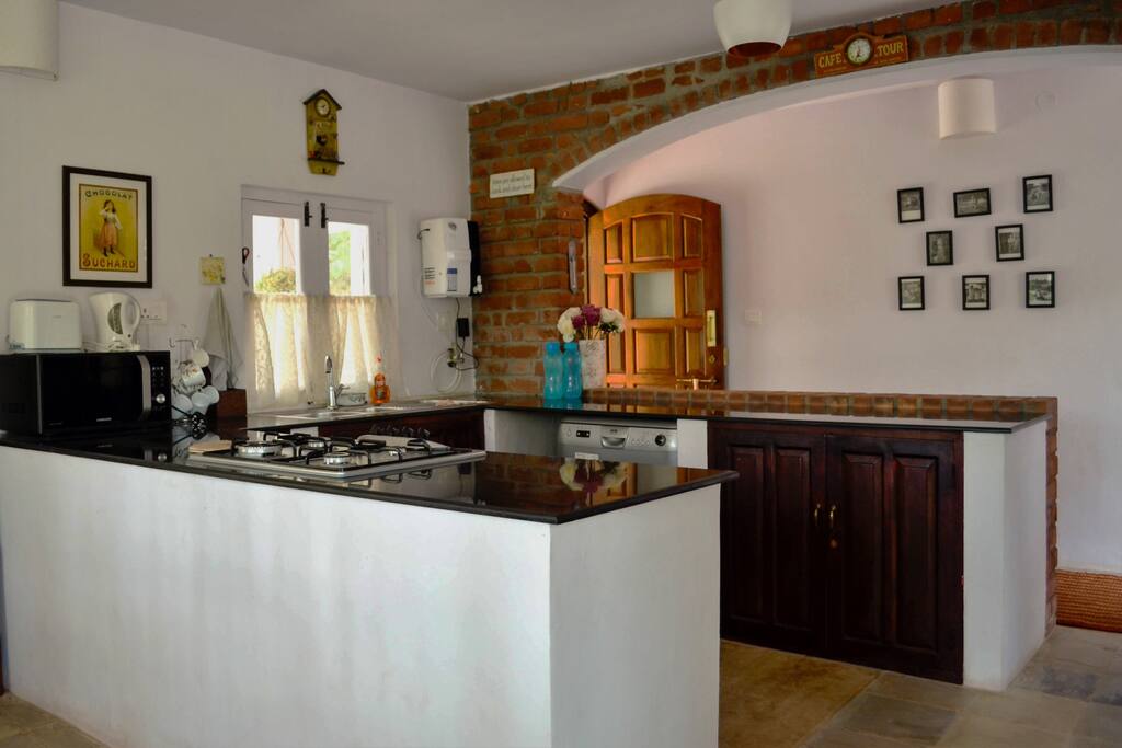 Kitchen & Entrance View
