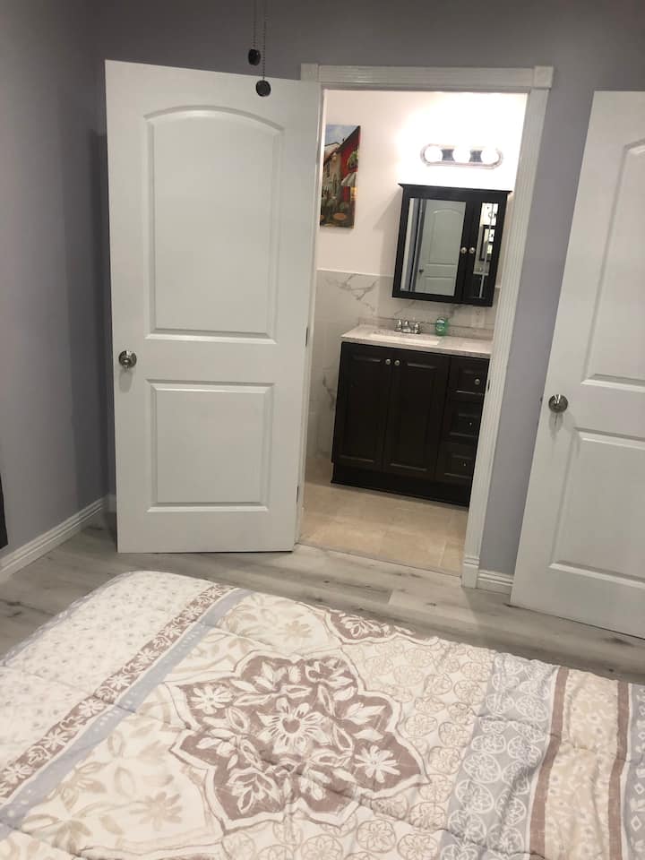 ห้องนอนใหญ่ 