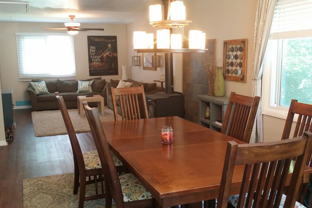 Living room/dining room