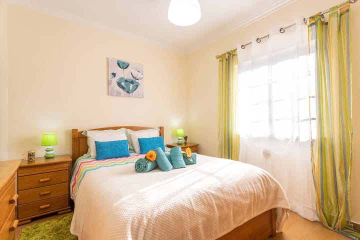 Chumba cha kulala kwenye ghorofa ya chini