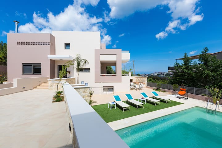 Peris Luxury Villa In Chania, Private Pool