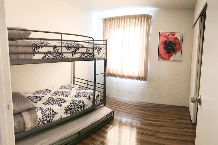 เตียงสองชั้นสองชั้นแบบดึงออกได้