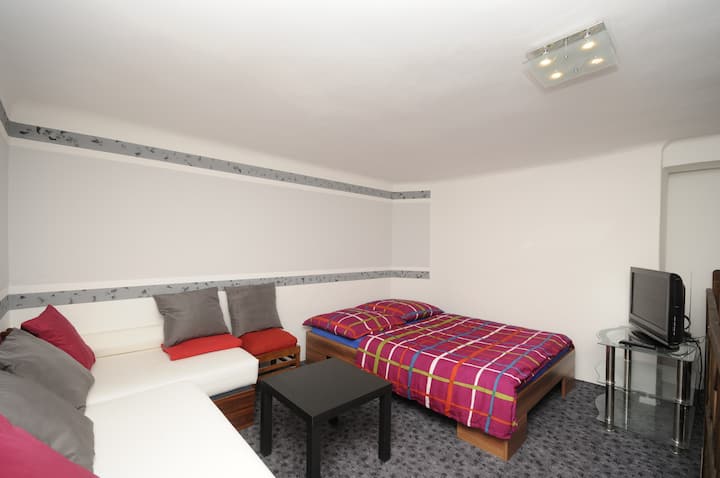 #10 Be A Local In A Maisonette Room - برلين