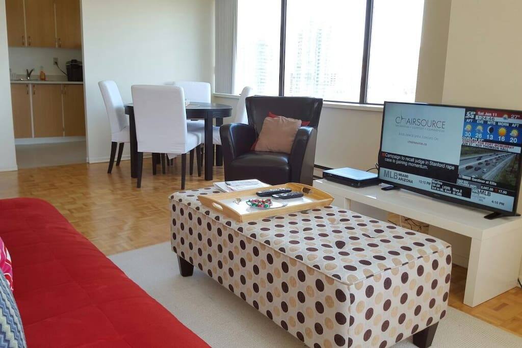 Spacious and well lit living & dining space!!