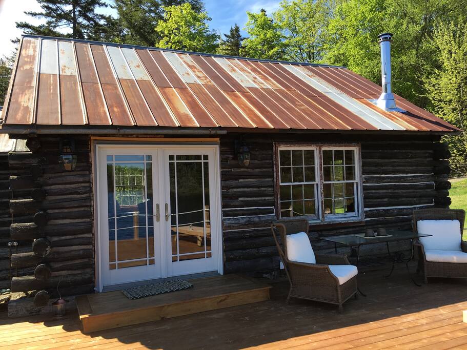 Expansive deck with seating