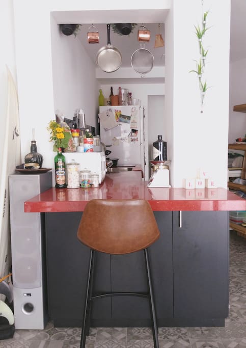 The bar - view to the kitchen and to the salon
