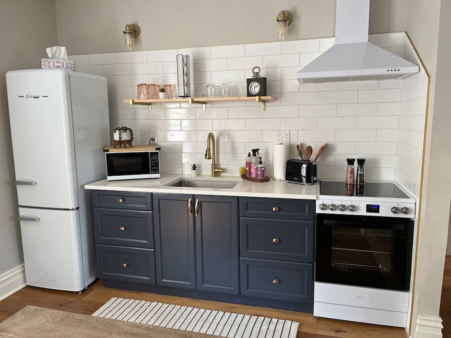 Camille House, Charming 2 bedroom apartment.