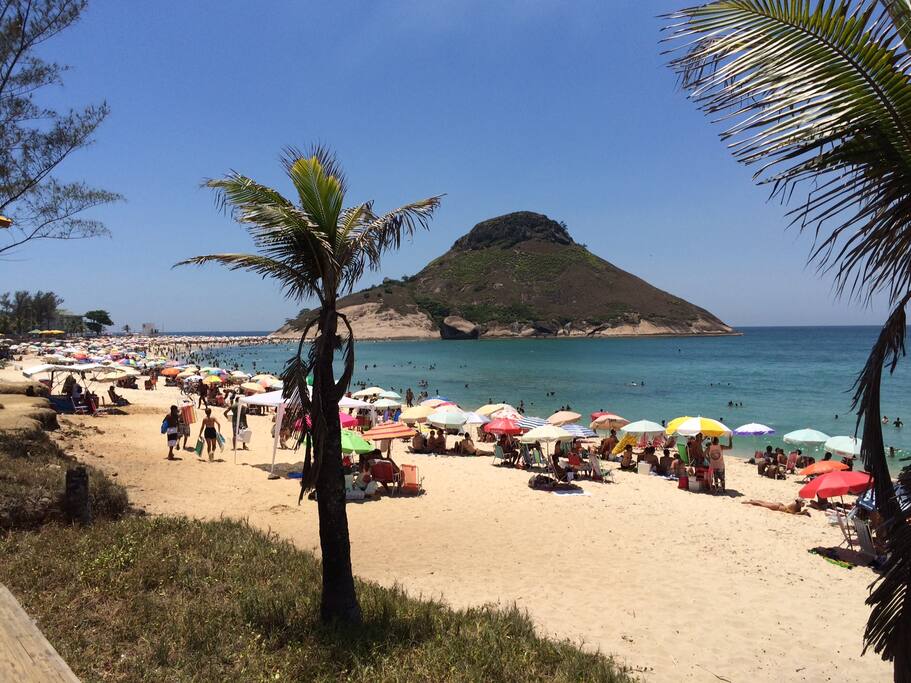 Lá praia de Recreio