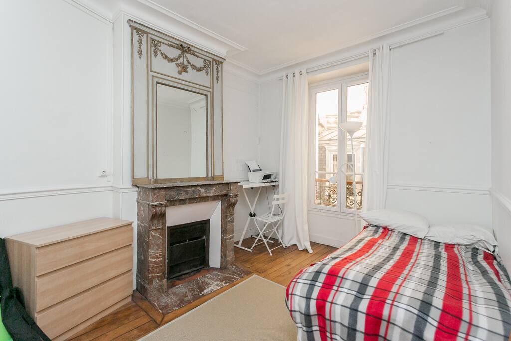 Room 1 (for rent).