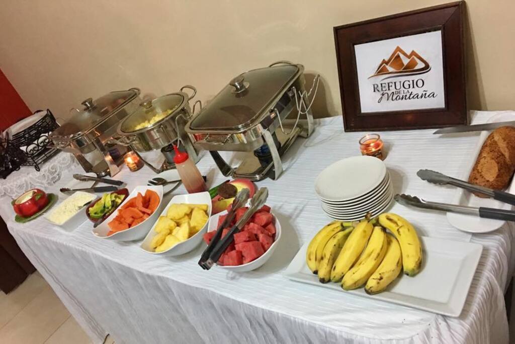 Incredible and varied breakfasts. Bufet or served in plate.