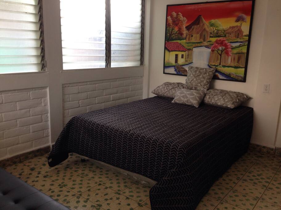 C2, Cuarto privado con cama de 1,40 Baño, Ducha Perchero