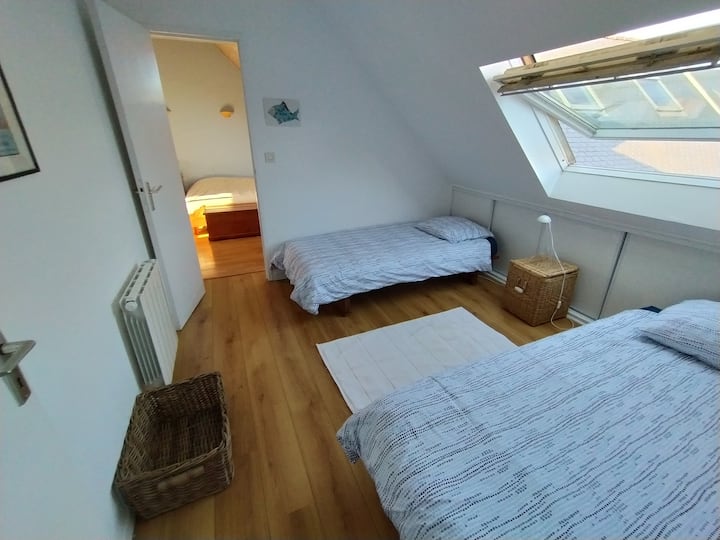 Საძინებელი 2 - 2 ერთადგილიანი საწოლი