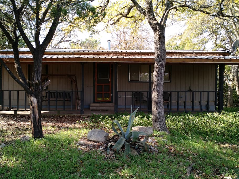 Welcome to Texas Tin Roof Cabin at Lake Whitney, Texas!