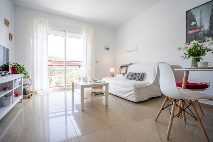 LUMINOSO APARTAMENTO CERCA DE LA PLAYA CON WIFI