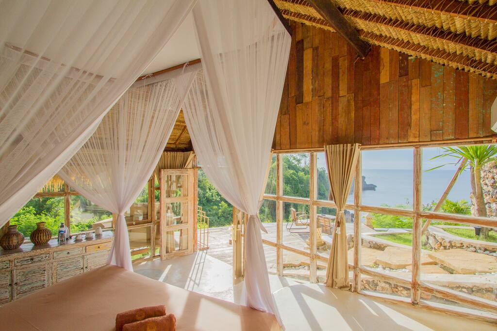 Bright villa with sea view