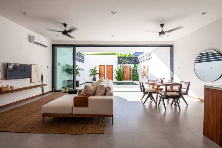 Modern 2 Bedroom Villa In Umalas, Canggu Adjacent - Canggu