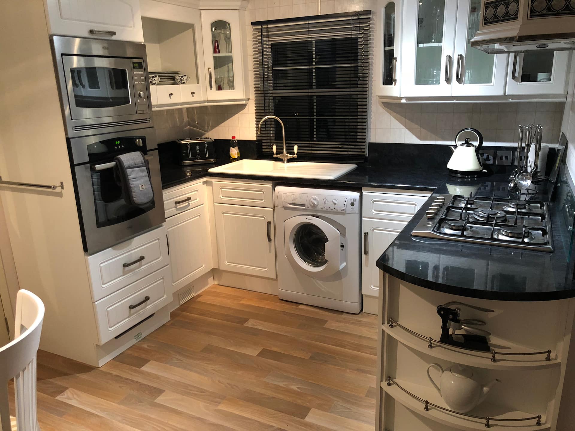 Luxury Stratford-upon-Avon riverside retreat — photo 2