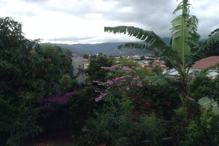 Top 20 san antonio de desamparados vacation rentals, vacation ... Cuarto Patio creativo En lavado de