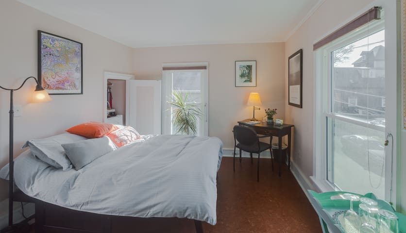 Peaceful Suite with a Harbor View