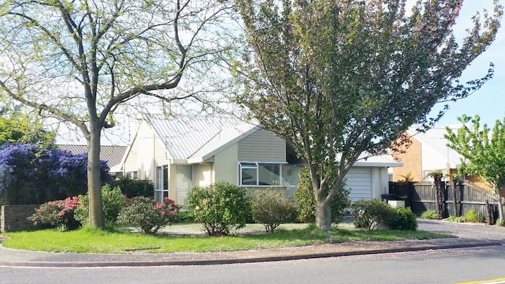 Sunny Rangiora Home